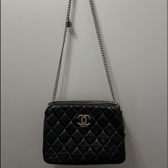 🌸SOLD🌸PRELOVED USED VINTAGE CHANEL SLING BAG - Picture 5 of 16